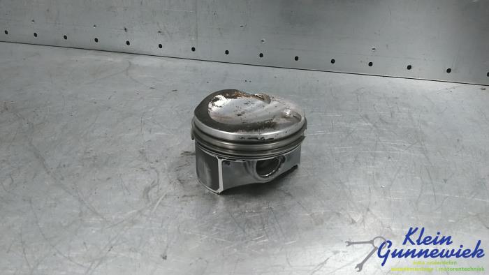 Zuiger van een Volkswagen Passat 2016