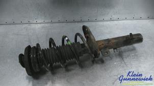 Gebruikte Schokdemperpoot rechts-voor Opel Crossland X Prijs € 65,00 Margeregeling aangeboden door Klein Gunnewiek Autodemontage & Motorentechniek