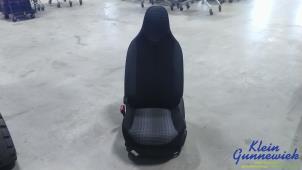 Gebruikte Stoel links Peugeot 108 Prijs € 175,00 Margeregeling aangeboden door Klein Gunnewiek Autodemontage & Motorentechniek