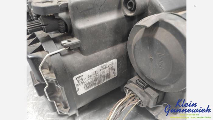 Koplamp links van een Seat Exeo 2011