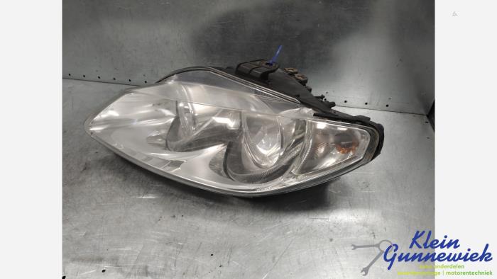 Koplamp links van een Seat Exeo 2011