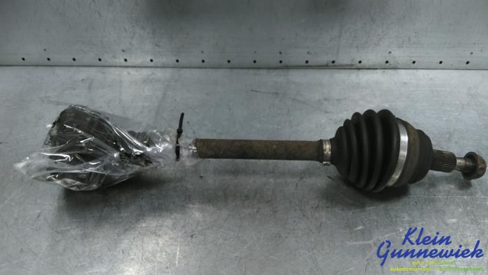 Gebruikte Aandrijfas links-voor Volkswagen Golf Prijs € 15,00 Margeregeling aangeboden door Klein Gunnewiek Autodemontage & Motorentechniek