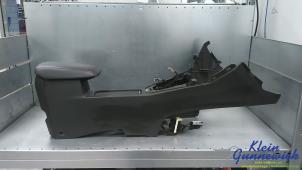 Gebruikte Armleuning Ford Focus Prijs € 75,00 Margeregeling aangeboden door Klein Gunnewiek Autodemontage & Motorentechniek