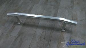 Gebruikte Bumperbalk voor Audi E-Tron Prijs € 60,00 Margeregeling aangeboden door Klein Gunnewiek Autodemontage & Motorentechniek