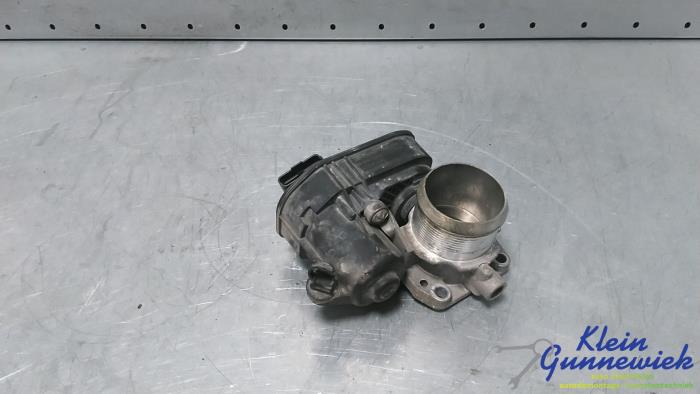 Gebruikte Gasklephuis Opel Corsa Prijs € 23,00 Margeregeling aangeboden door Klein Gunnewiek Autodemontage & Motorentechniek