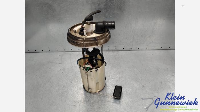 Gebruikte Tank element Pomp Iveco New Daily Prijs € 38,00 Margeregeling aangeboden door Klein Gunnewiek Autodemontage & Motorentechniek
