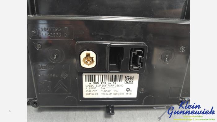 Display Interieur van een Opel Corsa 2022