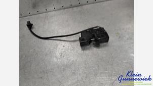 Gebruikte Motorkap Slotmechaniek Volkswagen E-Golf Prijs € 30,00 Margeregeling aangeboden door Klein Gunnewiek Autodemontage & Motorentechniek