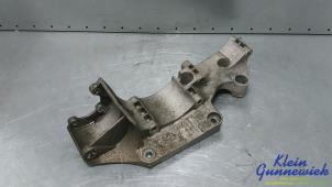 Gebruikte Dynamosteun onder Volkswagen Caddy Prijs € 35,00 Margeregeling aangeboden door Klein Gunnewiek Autodemontage & Motorentechniek