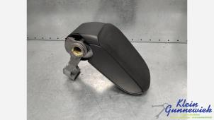 Gebruikte Armsteun Audi A3 Prijs € 85,00 Margeregeling aangeboden door Klein Gunnewiek Autodemontage & Motorentechniek