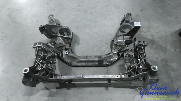 Gebruikte Subframe BMW 7-Serie Prijs € 147,00 Margeregeling aangeboden door Klein Gunnewiek Autodemontage & Motorentechniek