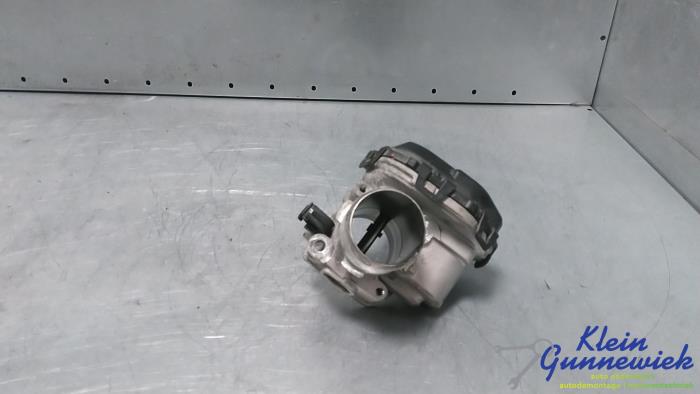 Gebruikte Gasklephuis Opel Vivaro Prijs € 25,00 Margeregeling aangeboden door Klein Gunnewiek Autodemontage & Motorentechniek