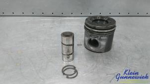 Gebruikte Zuiger Iveco New Daily Prijs € 75,00 Margeregeling aangeboden door Klein Gunnewiek Autodemontage & Motorentechniek