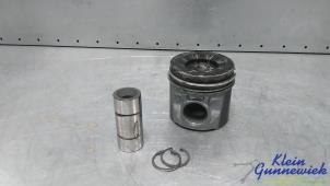 Gebruikte Zuiger Iveco New Daily Prijs € 75,00 Margeregeling aangeboden door Klein Gunnewiek Autodemontage & Motorentechniek