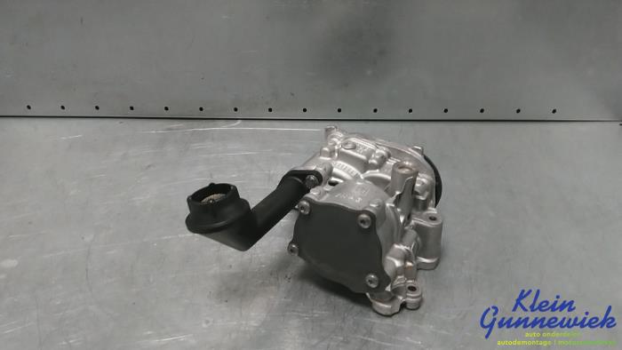 Gebruikte Oliepomp Volkswagen Golf Prijs € 61,00 Margeregeling aangeboden door Klein Gunnewiek Autodemontage & Motorentechniek