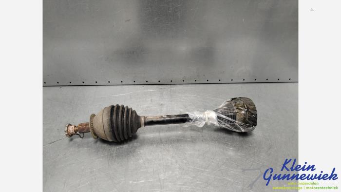 Gebruikte Aandrijfas links-voor Volkswagen Polo Prijs € 175,00 Margeregeling aangeboden door Klein Gunnewiek Autodemontage & Motorentechniek