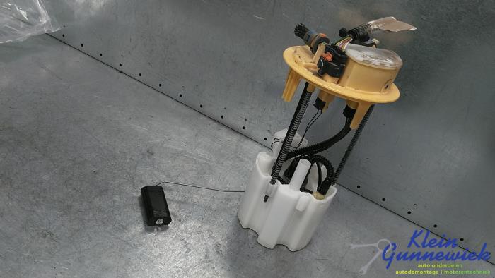 Gebruikte Brandstofpomp Elektrisch Opel Combo Prijs € 86,00 Margeregeling aangeboden door Klein Gunnewiek Autodemontage & Motorentechniek