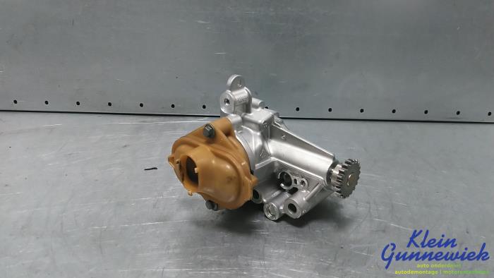 Gebruikte Oliepomp Mercedes A-Klasse Prijs € 68,00 Margeregeling aangeboden door Klein Gunnewiek Autodemontage & Motorentechniek