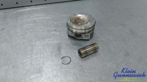 Gebruikte Zuiger Mercedes A-Klasse Prijs € 95,00 Margeregeling aangeboden door Klein Gunnewiek Autodemontage & Motorentechniek