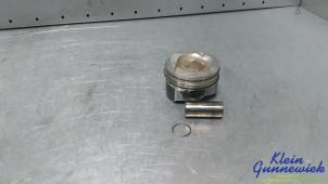 Gebruikte Zuiger Mercedes A-Klasse Prijs € 95,00 Margeregeling aangeboden door Klein Gunnewiek Autodemontage & Motorentechniek