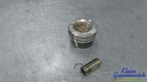 Gebruikte Zuiger Mercedes A-Klasse Prijs € 95,00 Margeregeling aangeboden door Klein Gunnewiek Autodemontage & Motorentechniek