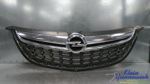 Gebruikte Grille Opel Zafira Prijs € 85,00 Margeregeling aangeboden door Klein Gunnewiek Autodemontage & Motorentechniek