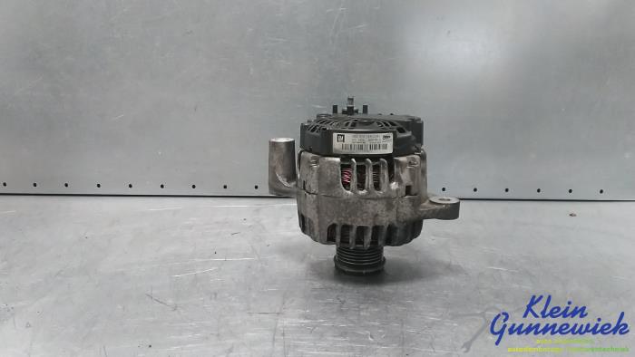 Gebruikte Dynamo Opel Insignia Prijs € 35,00 Margeregeling aangeboden door Klein Gunnewiek Autodemontage & Motorentechniek