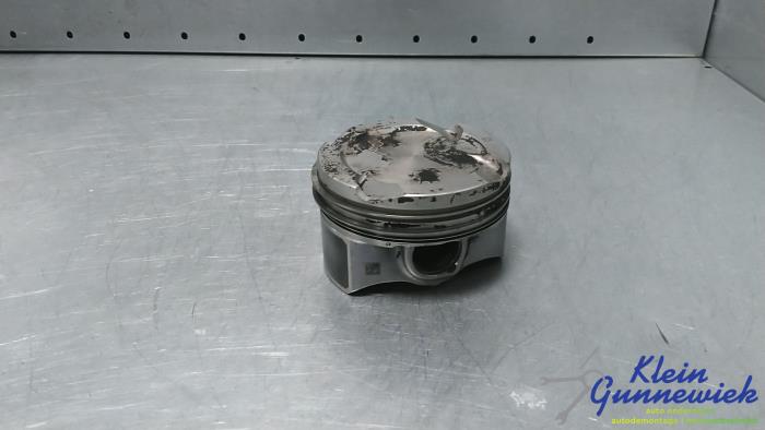 Gebruikte Zuiger BMW 1-Serie Prijs € 75,00 Margeregeling aangeboden door Klein Gunnewiek Autodemontage & Motorentechniek
