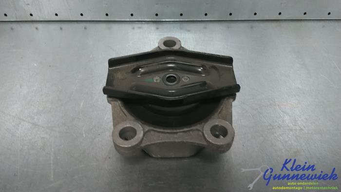 Gebruikte Motorsteun Polestar 2 Prijs € 50,00 Margeregeling aangeboden door Klein Gunnewiek Autodemontage & Motorentechniek