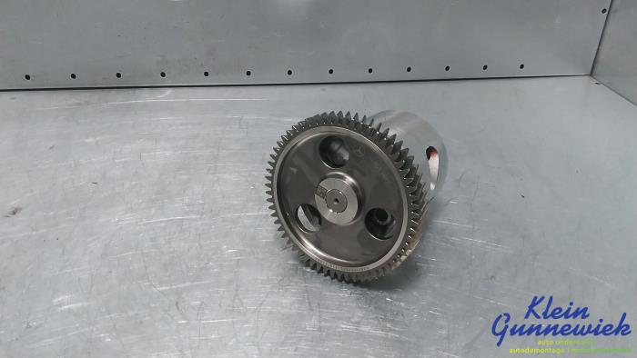 Gebruikte Oliepomp Mercedes CLA Prijs € 38,00 Margeregeling aangeboden door Klein Gunnewiek Autodemontage & Motorentechniek