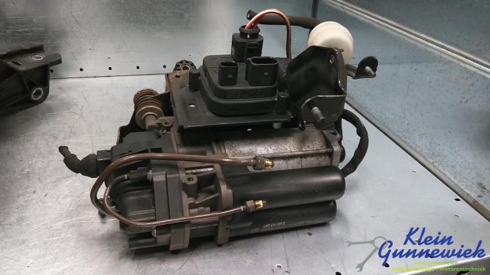 Gebruikte Compressor Audi Q8 Prijs € 795,00 Margeregeling aangeboden door Klein Gunnewiek Autodemontage & Motorentechniek