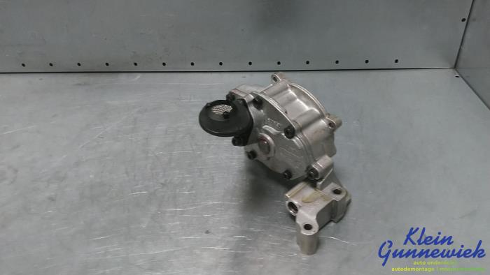 Gebruikte Oliepomp Volkswagen Golf Prijs € 65,00 Margeregeling aangeboden door Klein Gunnewiek Autodemontage & Motorentechniek