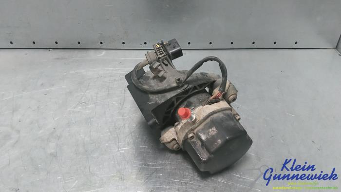 Gebruikte Vacuumpomp Rembekrachtiging Mercedes Vito Prijs € 195,00 Margeregeling aangeboden door Klein Gunnewiek Autodemontage & Motorentechniek