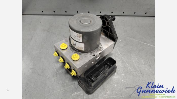 Gebruikte ABS Pomp Mercedes Vito Prijs € 289,00 Margeregeling aangeboden door Klein Gunnewiek Autodemontage & Motorentechniek