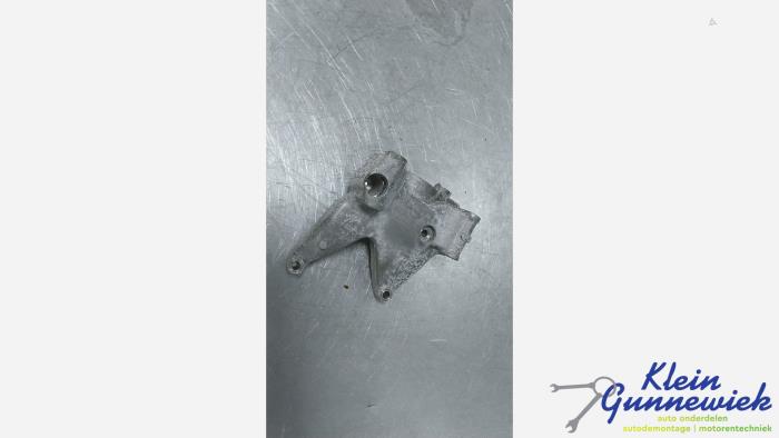 Gebruikte Dynamosteun onder Audi SQ5 Prijs € 20,00 Margeregeling aangeboden door Klein Gunnewiek Autodemontage & Motorentechniek