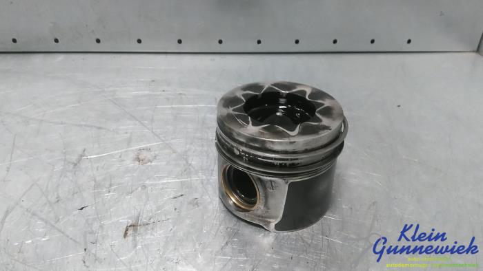 Gebruikte Zuiger BMW 3-Serie Prijs € 75,00 Margeregeling aangeboden door Klein Gunnewiek Autodemontage & Motorentechniek