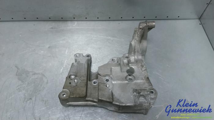 Gebruikte Dynamosteun onder Jaguar XE Prijs € 50,00 Margeregeling aangeboden door Klein Gunnewiek Autodemontage & Motorentechniek