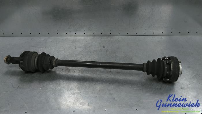 Gebruikte Aandrijfas rechts-achter BMW 1-Serie Prijs € 30,00 Margeregeling aangeboden door Klein Gunnewiek Autodemontage & Motorentechniek