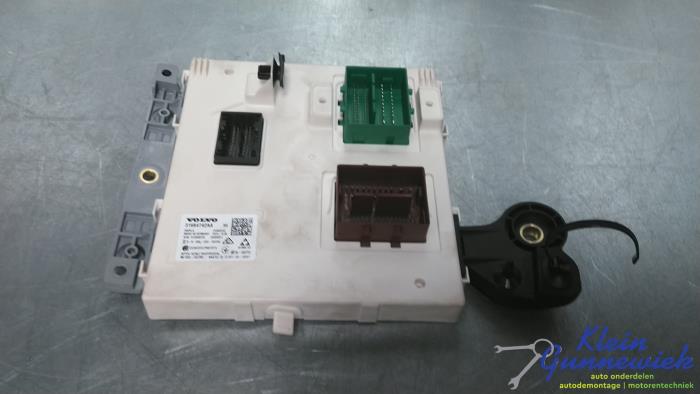Gebruikte Module Bodycontrol Volvo V90 Prijs € 125,00 Margeregeling aangeboden door Klein Gunnewiek Autodemontage & Motorentechniek