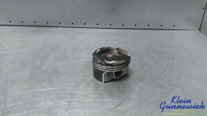 Gebruikte Zuiger BMW 4-Serie Prijs € 64,00 Margeregeling aangeboden door Klein Gunnewiek Autodemontage & Motorentechniek