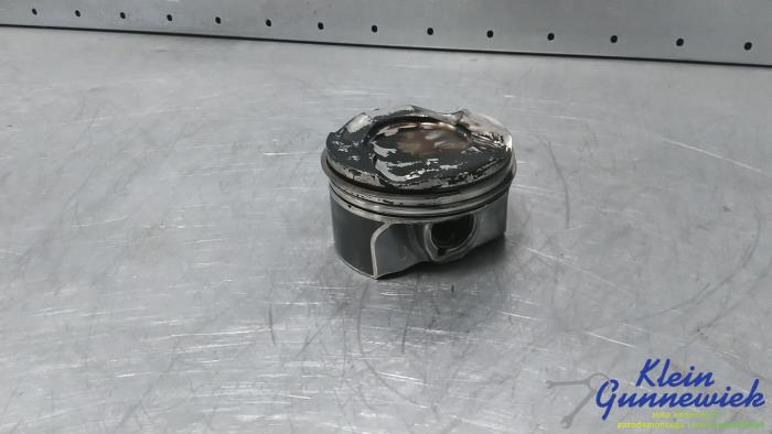 Gebruikte Zuiger BMW 4-Serie Prijs € 64,00 Margeregeling aangeboden door Klein Gunnewiek Autodemontage & Motorentechniek