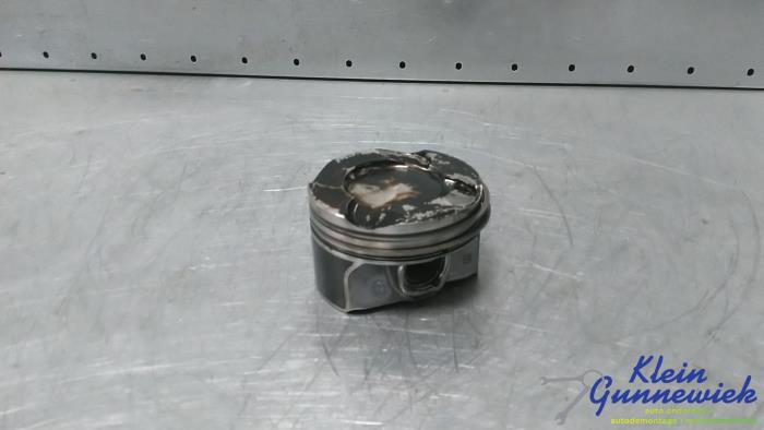 Gebruikte Zuiger BMW 4-Serie Prijs € 64,00 Margeregeling aangeboden door Klein Gunnewiek Autodemontage & Motorentechniek