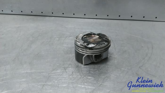 Gebruikte Zuiger BMW 4-Serie Prijs € 64,00 Margeregeling aangeboden door Klein Gunnewiek Autodemontage & Motorentechniek