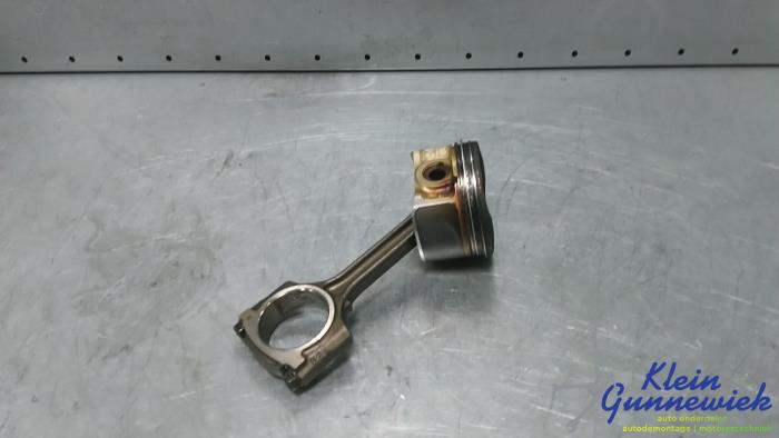Gebruikte Drijfstang Renault Arkana Prijs € 95,00 Margeregeling aangeboden door Klein Gunnewiek Autodemontage & Motorentechniek