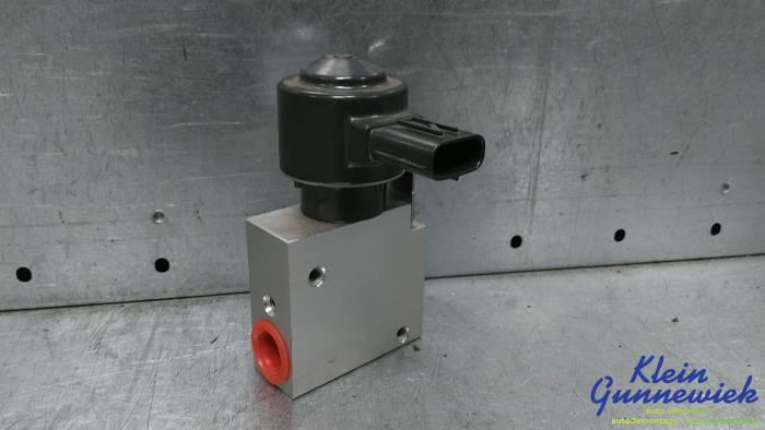 Gebruikte Airco expansieklep Renault Megane Prijs € 75,00 Margeregeling aangeboden door Klein Gunnewiek Autodemontage & Motorentechniek