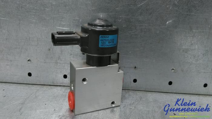 Gebruikte Airco expansieklep Renault Megane Prijs € 75,00 Margeregeling aangeboden door Klein Gunnewiek Autodemontage & Motorentechniek
