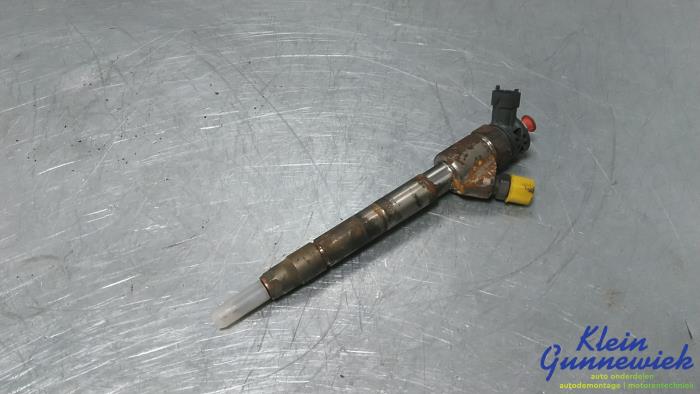 Gebruikte Verstuiver (diesel) Opel Vivaro Prijs € 75,00 Margeregeling aangeboden door Klein Gunnewiek Autodemontage & Motorentechniek