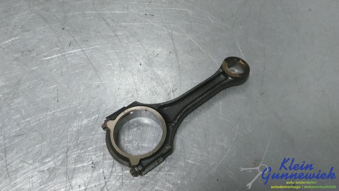 Gebruikte Drijfstang Mercedes C-Klasse Prijs € 75,00 Margeregeling aangeboden door Klein Gunnewiek Autodemontage & Motorentechniek
