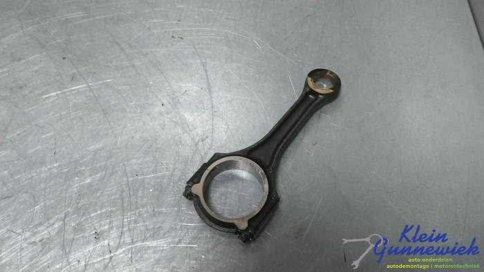 Gebruikte Drijfstang Mercedes C-Klasse Prijs € 75,00 Margeregeling aangeboden door Klein Gunnewiek Autodemontage & Motorentechniek