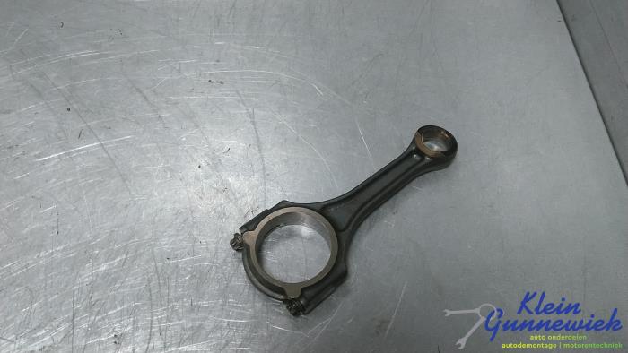 Gebruikte Drijfstang Mercedes C-Klasse Prijs € 75,00 Margeregeling aangeboden door Klein Gunnewiek Autodemontage & Motorentechniek